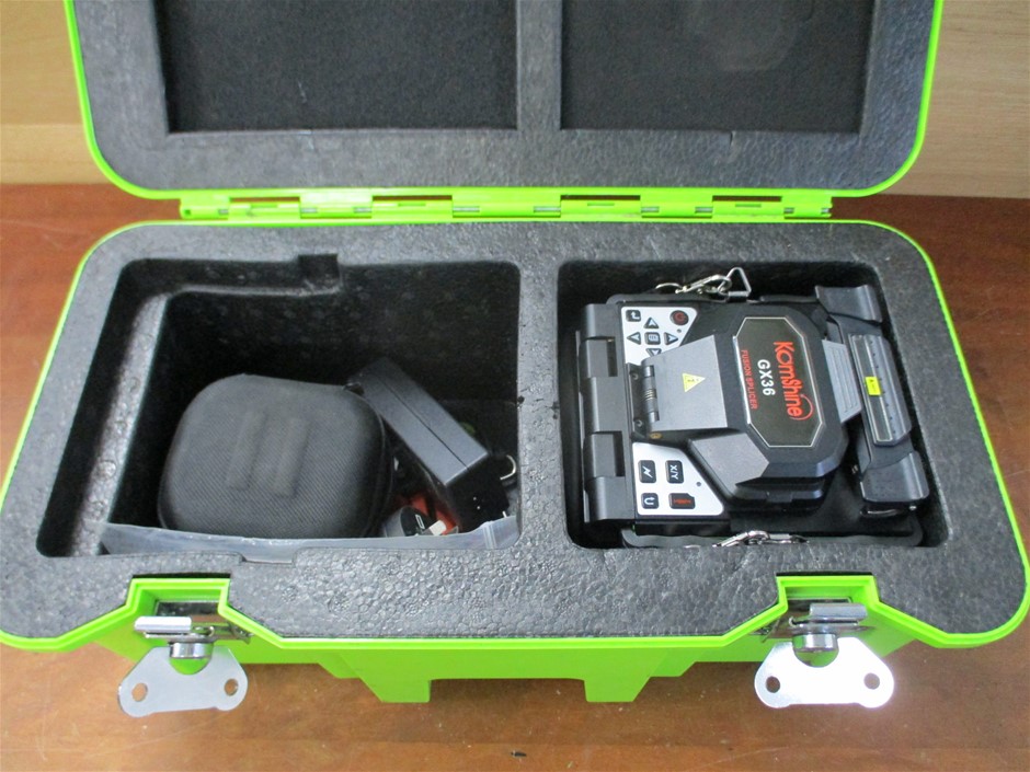 3mm 925 Silver Simulated Diamonds 18K Gold Filled Band Ring - Size 9