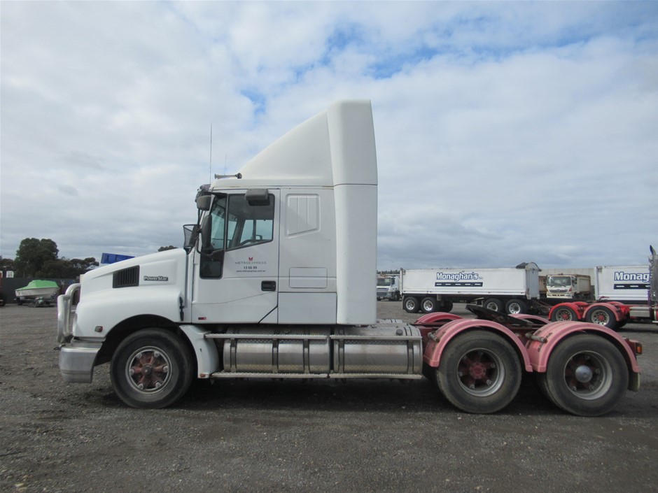 5mm Round 925 Sterling Silver Simulated Diamonds Drop Earrings
