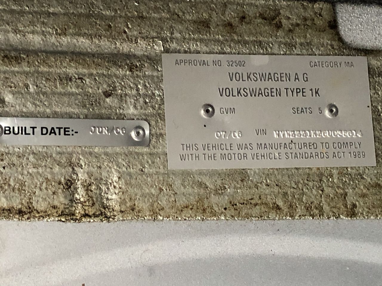 Vial full of Gold Leaf/Flake