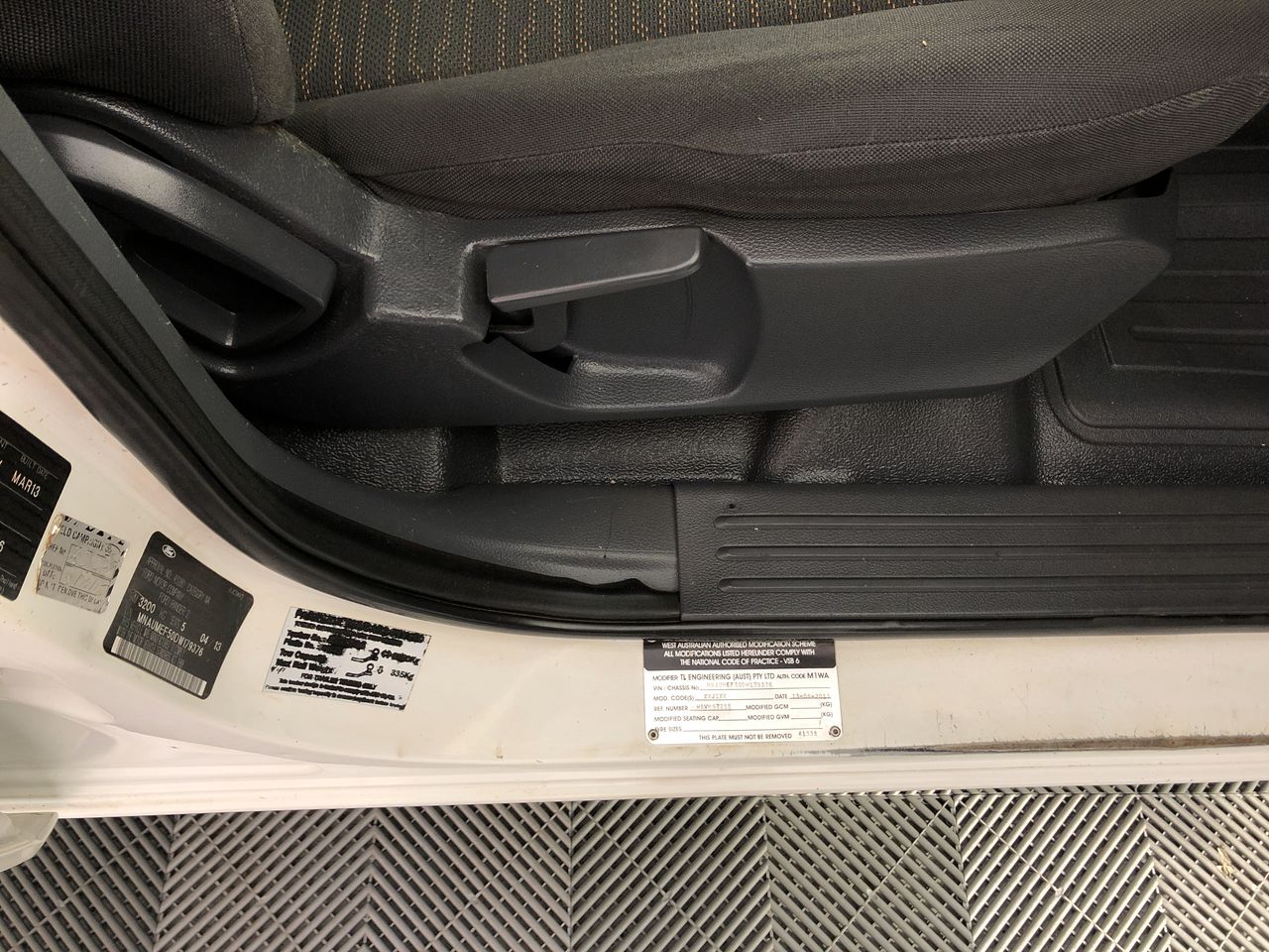 END OF LEASE AUCTION: mix lot of keyboards - approx 5 pieces