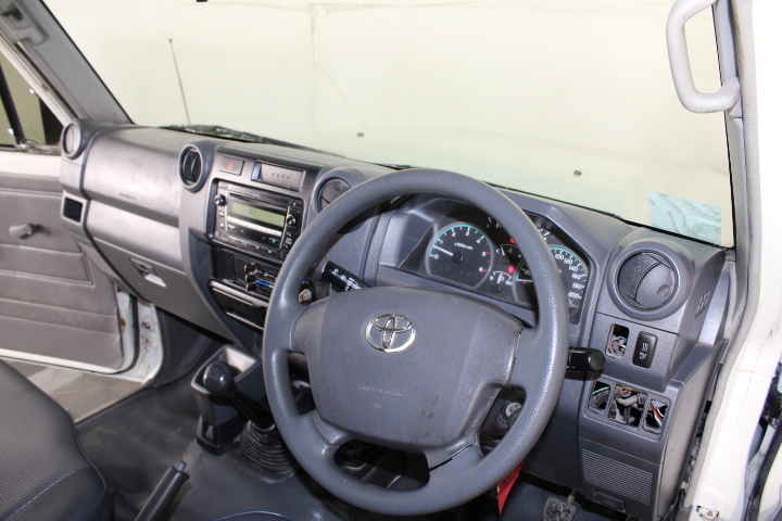 6-7mm White Pearl & Rhinestone Real Platinum Plated Bracelet