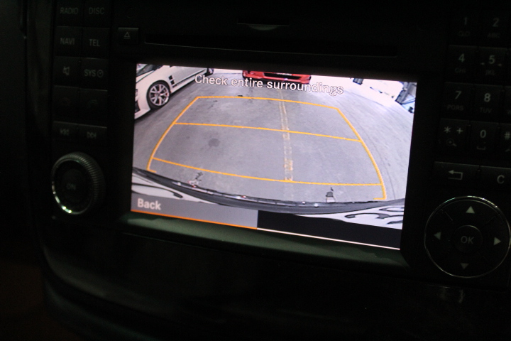 1.01ct Cushion Cut Dia. G/SI2 w/ GIA Cert. & 0.50ct 28 Stones Round Dia