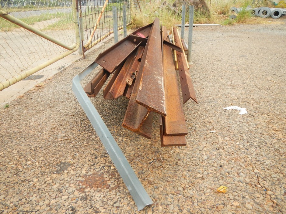 The Hero Preservative Free Pinot Noir (6x 750mL)