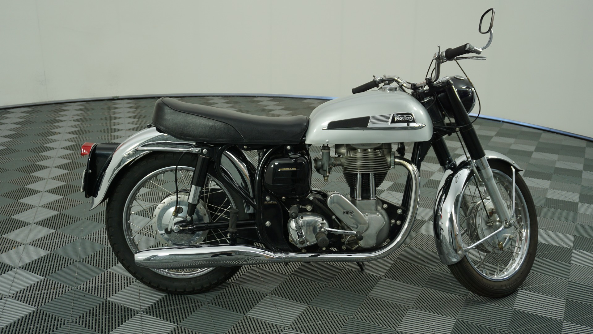 Lindeman's Bin 65 Chardonnay (6x 750mL).