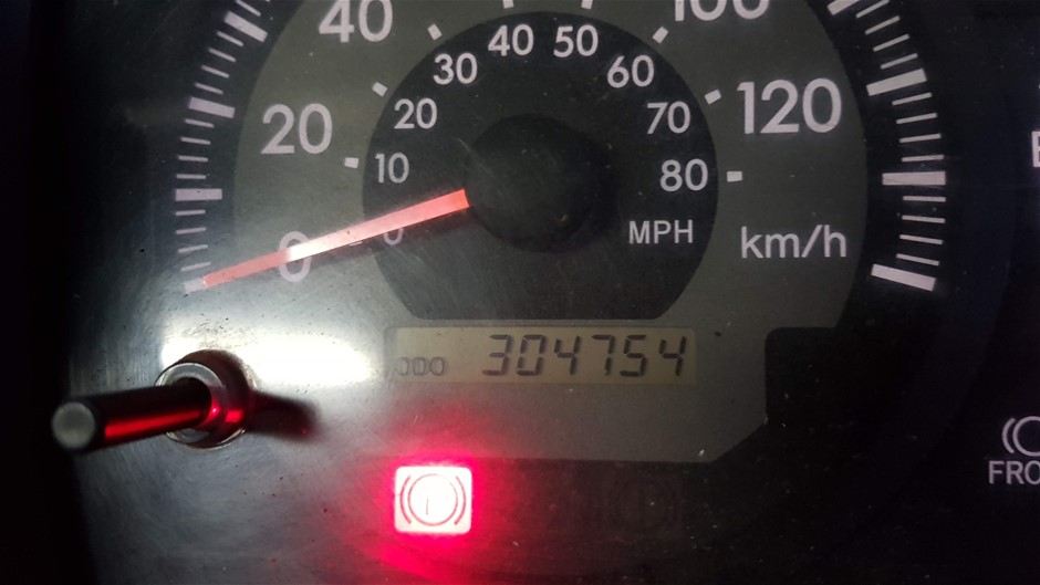 Wolf Blass Red Label Shiraz (6x 750mL), SEA.