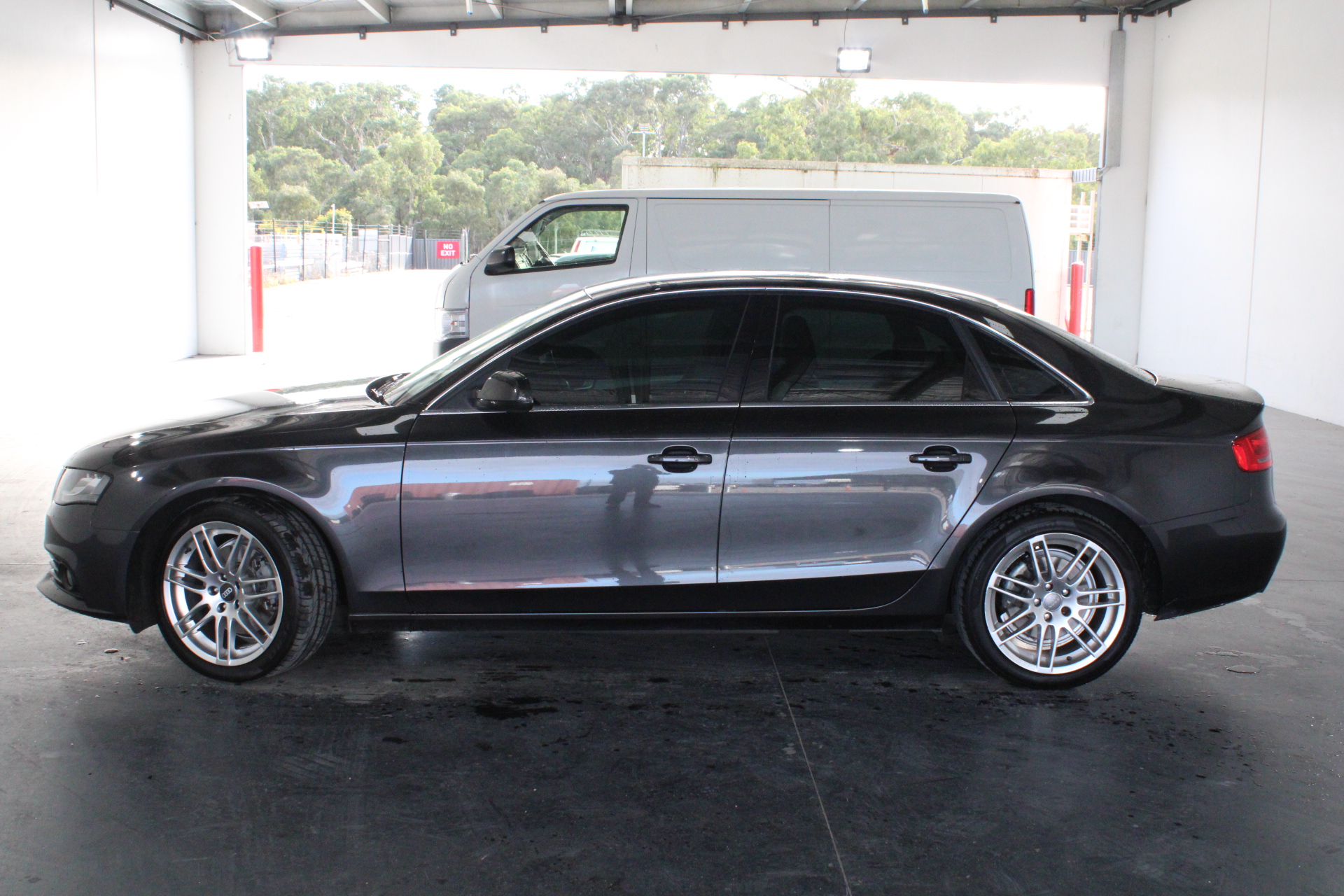 Quantity of 400 1650mm Star Pickets (Unused)