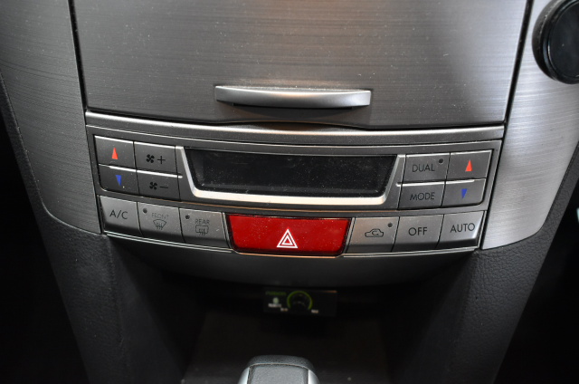 1966 Australian Round Silver 50 Cent Coin Capsule - 80% Silver