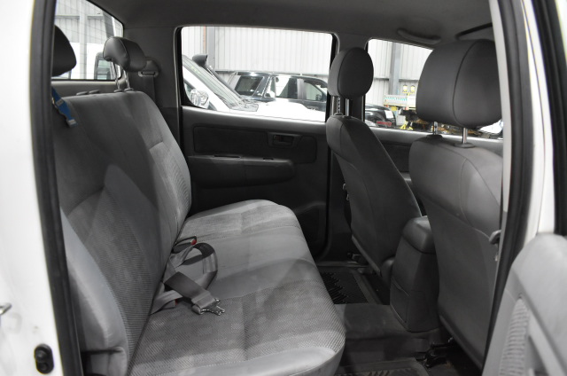 4 Carat round 4 white diamond each CVD Uncertified