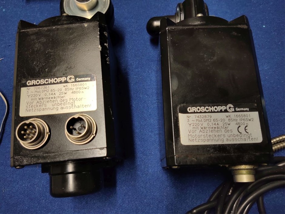 HOLDEN MOTORING SET OF 7 LOGO PIN COLLECTION SET IN PRESENTATION BOX