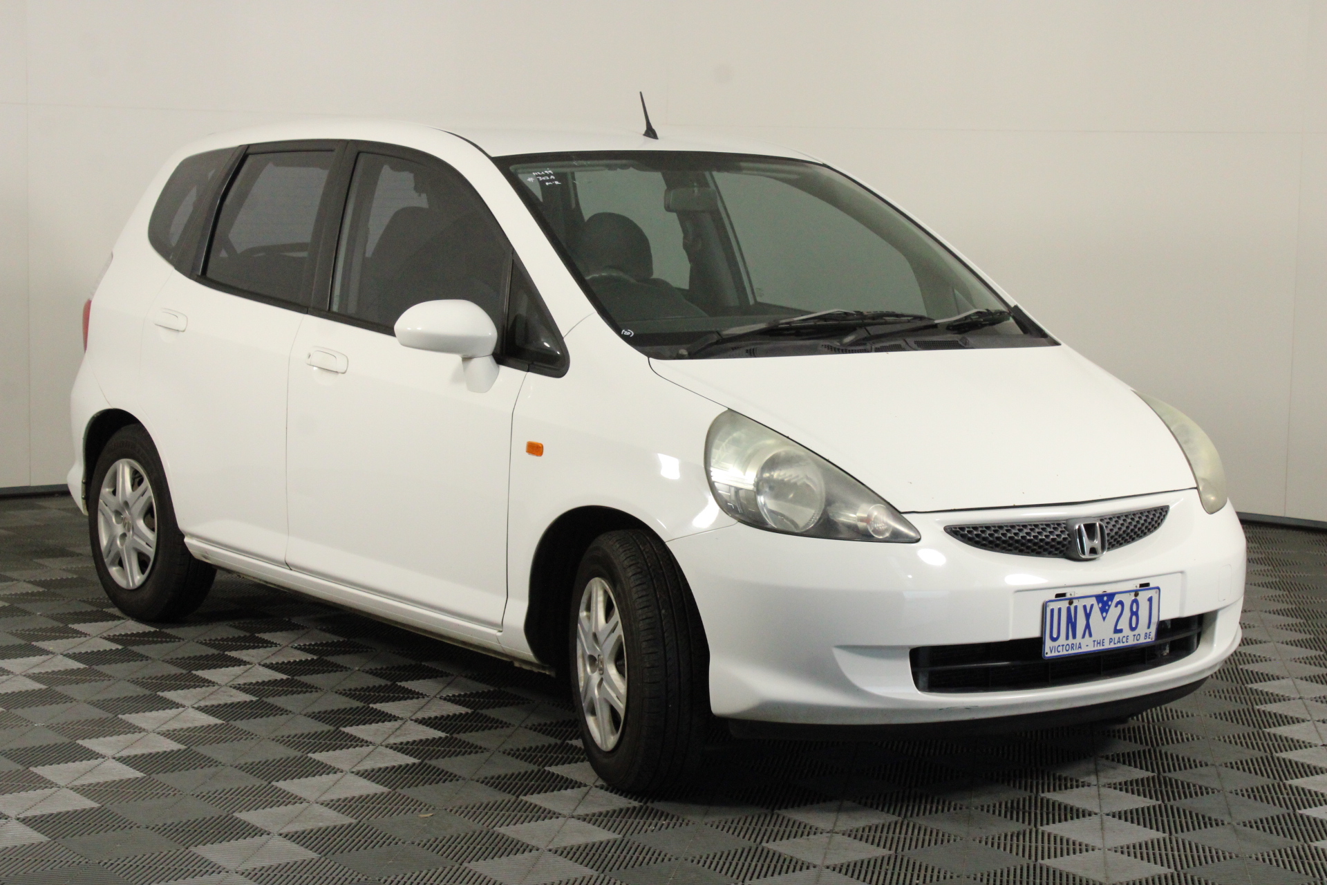 POWERA Wired Controller for Xbox Series, Black. NB: Minor Use.  Buyers Note