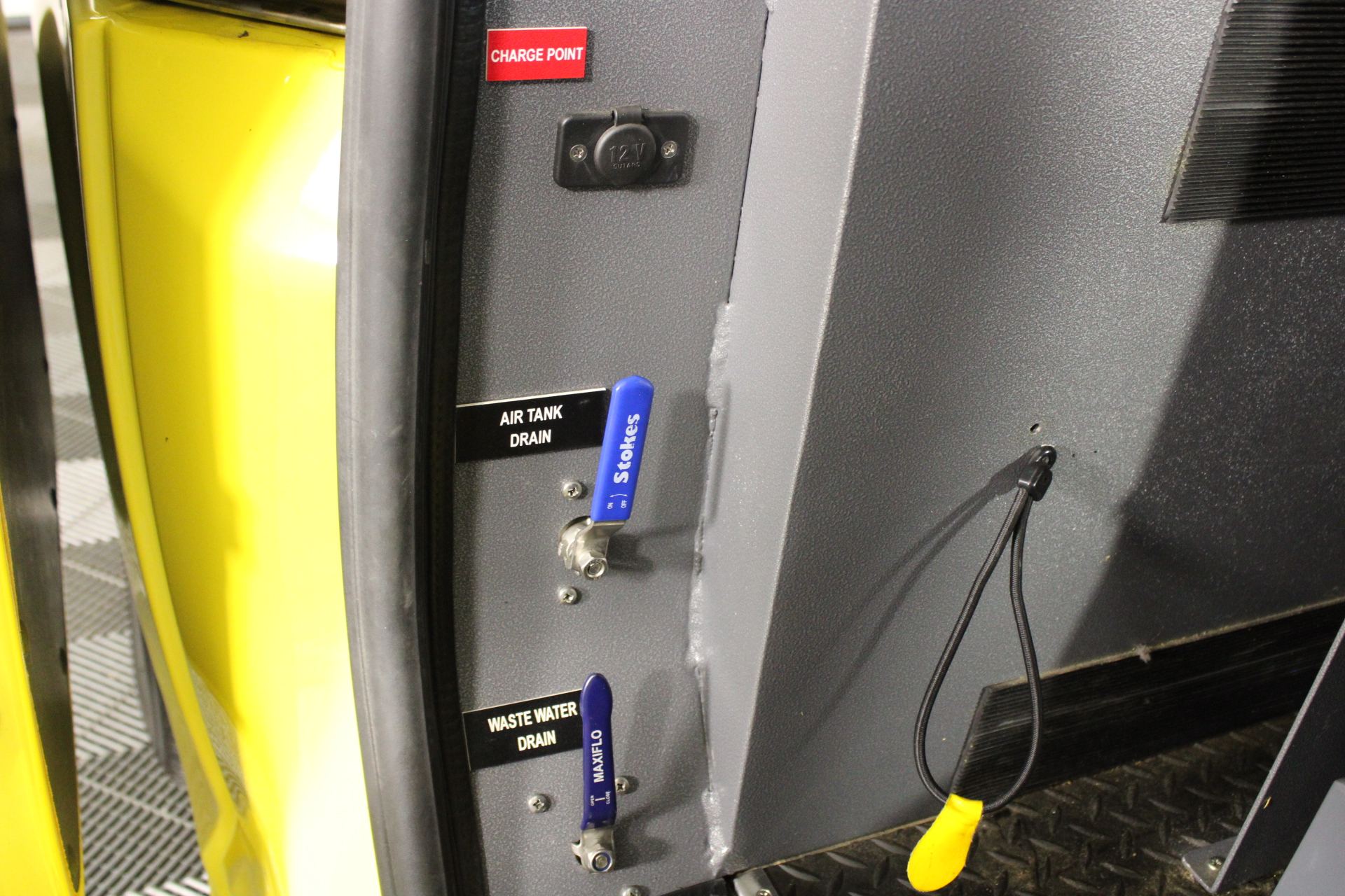 <p>2 x Mevco Roll Bars</p>