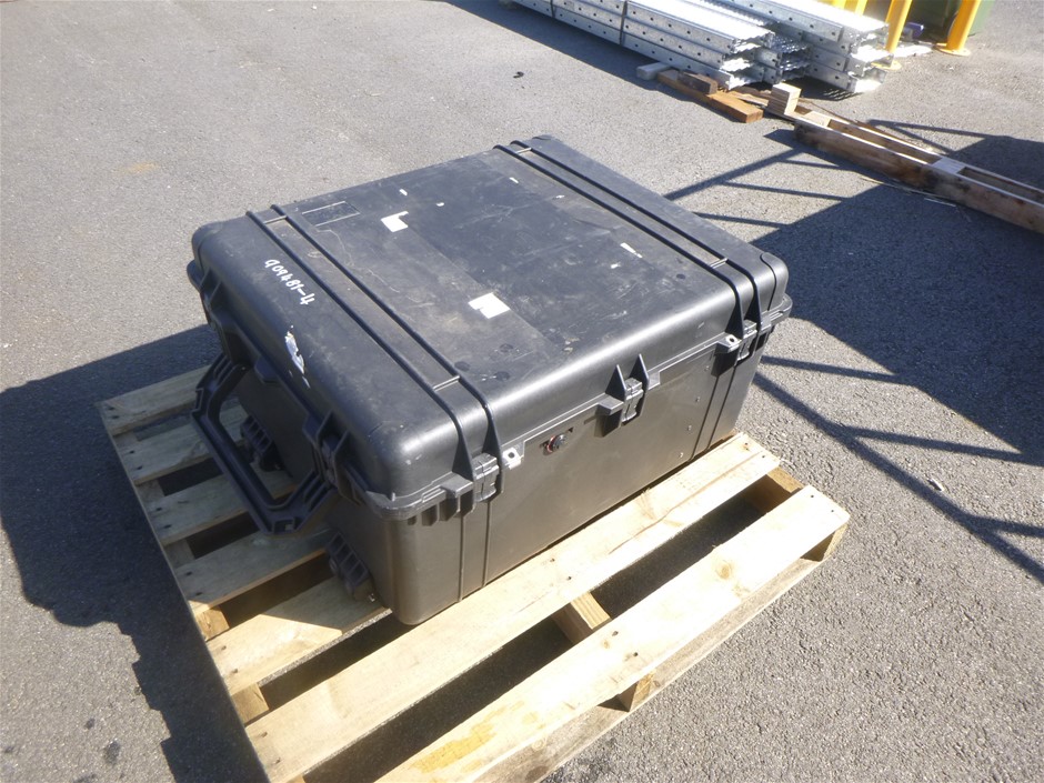 1999 Hino   6 x 2 Cab Chassis Truck