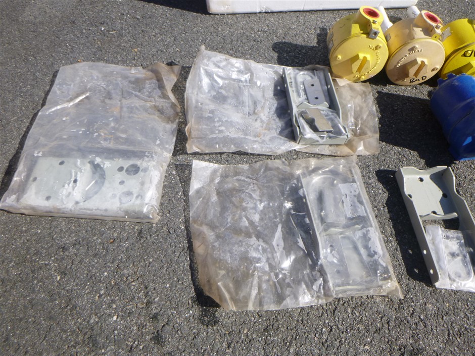 Lindeman's Gentleman's Collection Cabernet Sauvignon (6x 750mL).