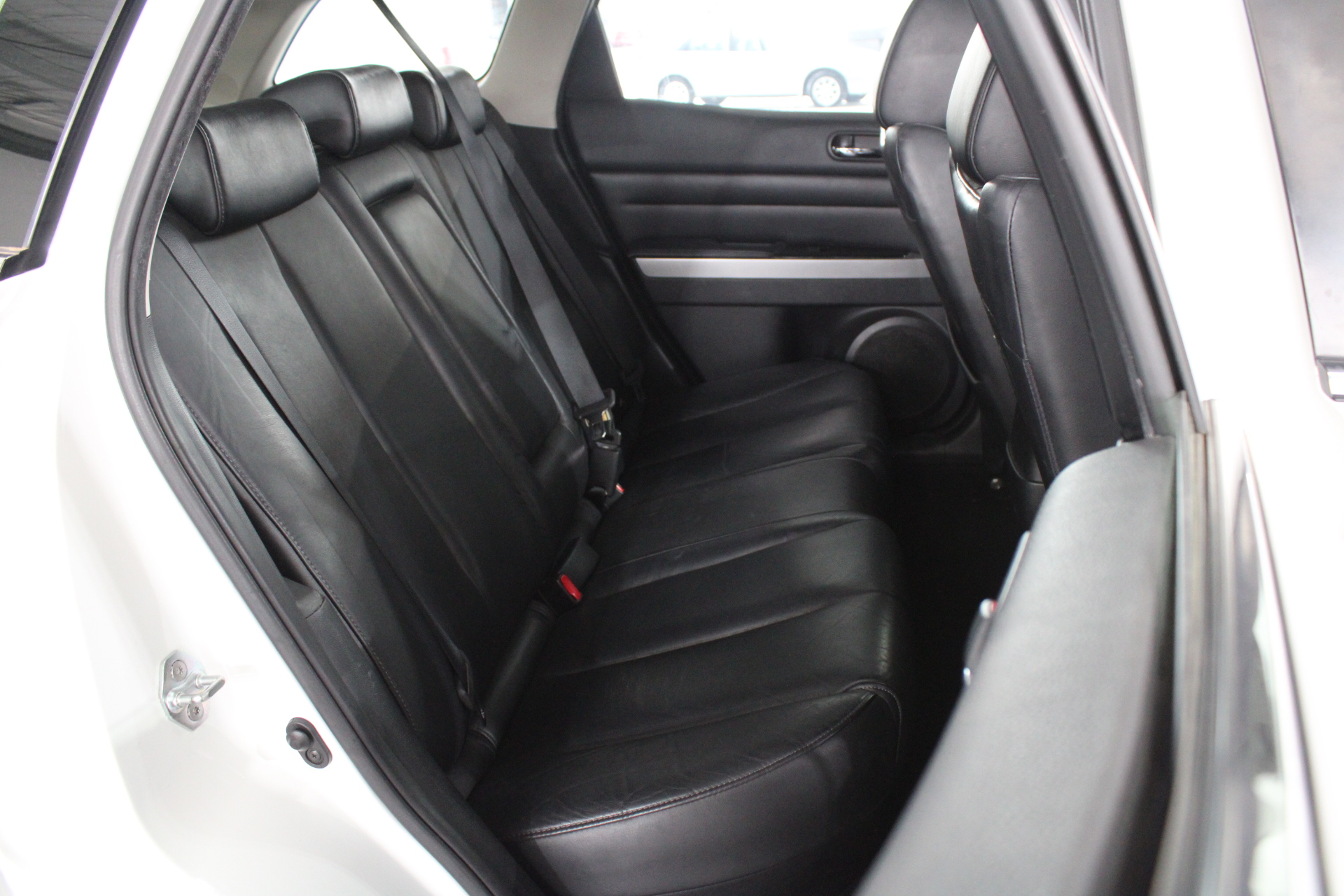 1.62 Carats Cornflower Tanzanite