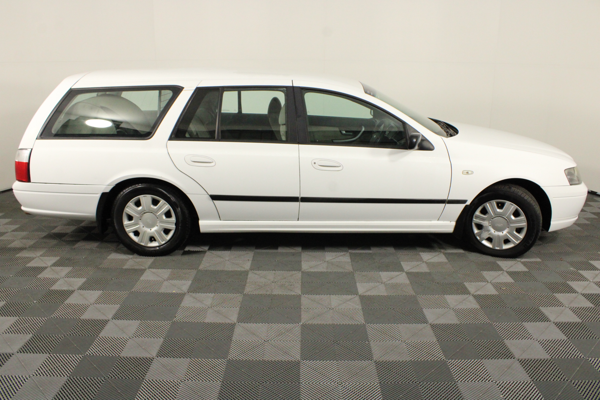 1.09 Carats Blue Sapphire