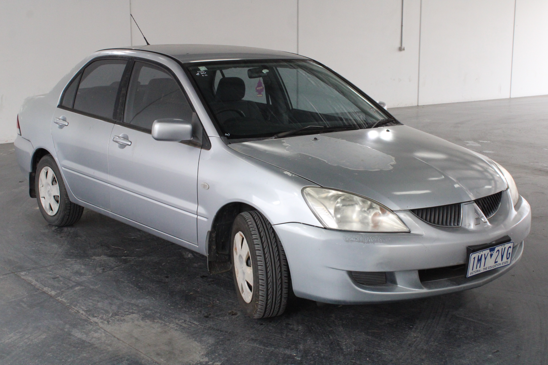 2.65 Carat White/off white diamond various bulk