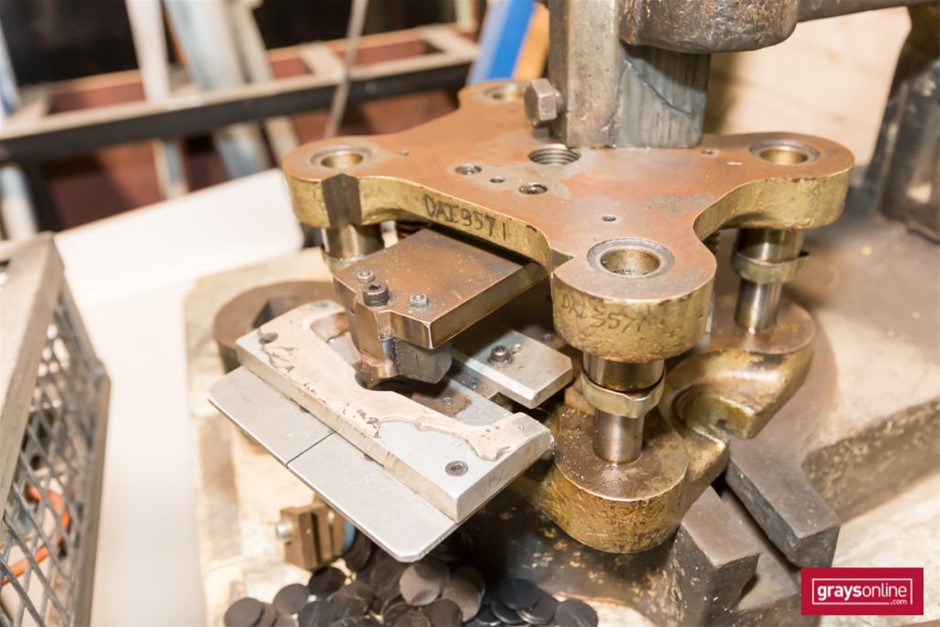 SONGMICS Shelving Unit, 50 x 100 x 200 cm.