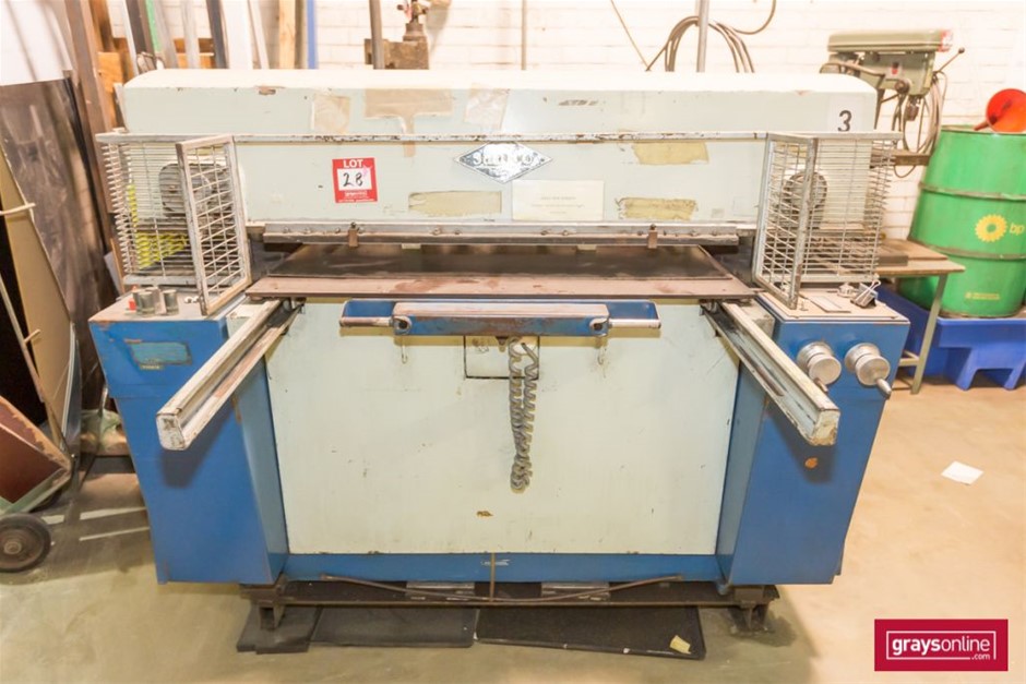 DUCHESS King Hybrid Mattress Gel Memory Foam and Pocket Springs.