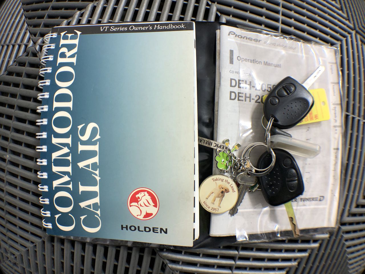 GOLDAIR 40cm Wall Fan with Remote Control, White.