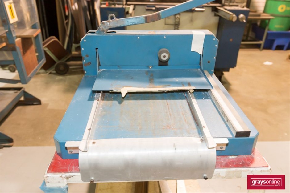 2 x BLACK+DECKER 1800W Bagless Vacuum Cleaner wtih Cyclonic Filtration, VM1