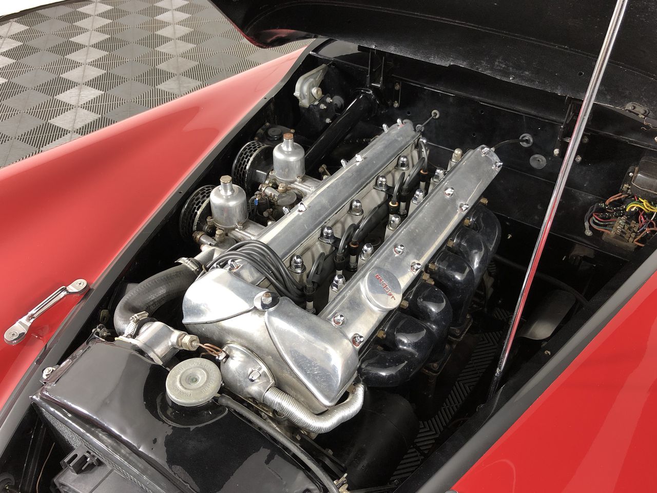 3.40ct Columbian & Dia. 1.12ct Twenty Eight Stones G/SI Earrings