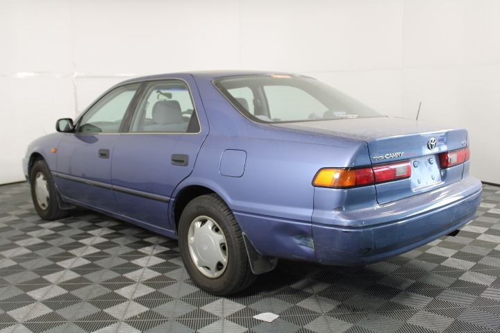 Classic Rhodium Plated Filigree Heart Locket