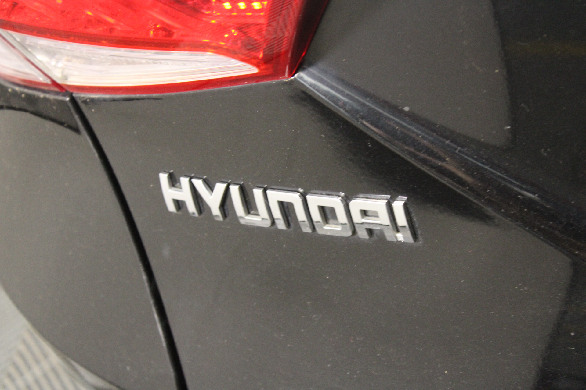 Quantity of 200 1650mm Star Pickets ( Unused),