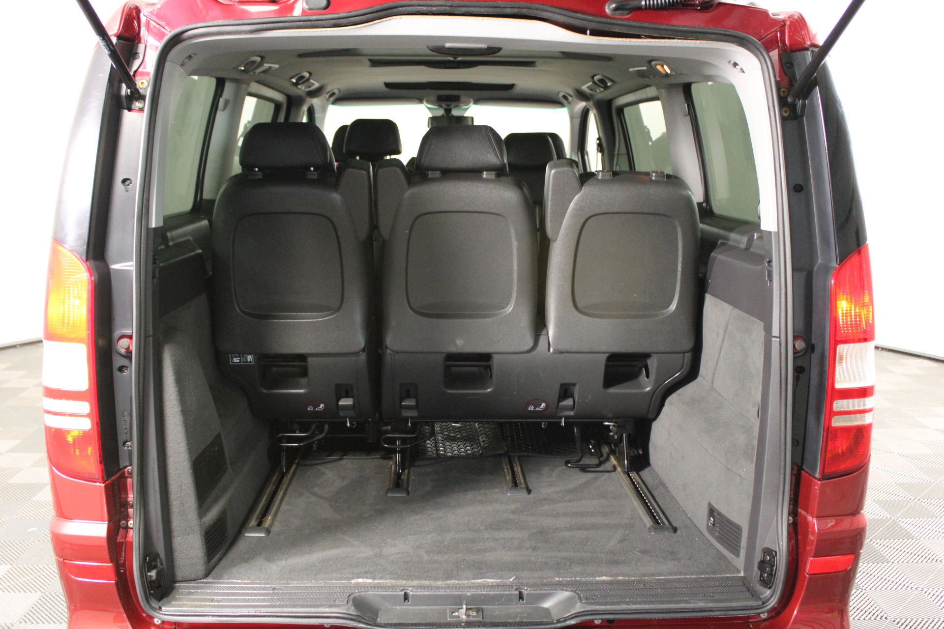 1.70 Carats D/VS1 Lab Grown Diamond - IGI Certified