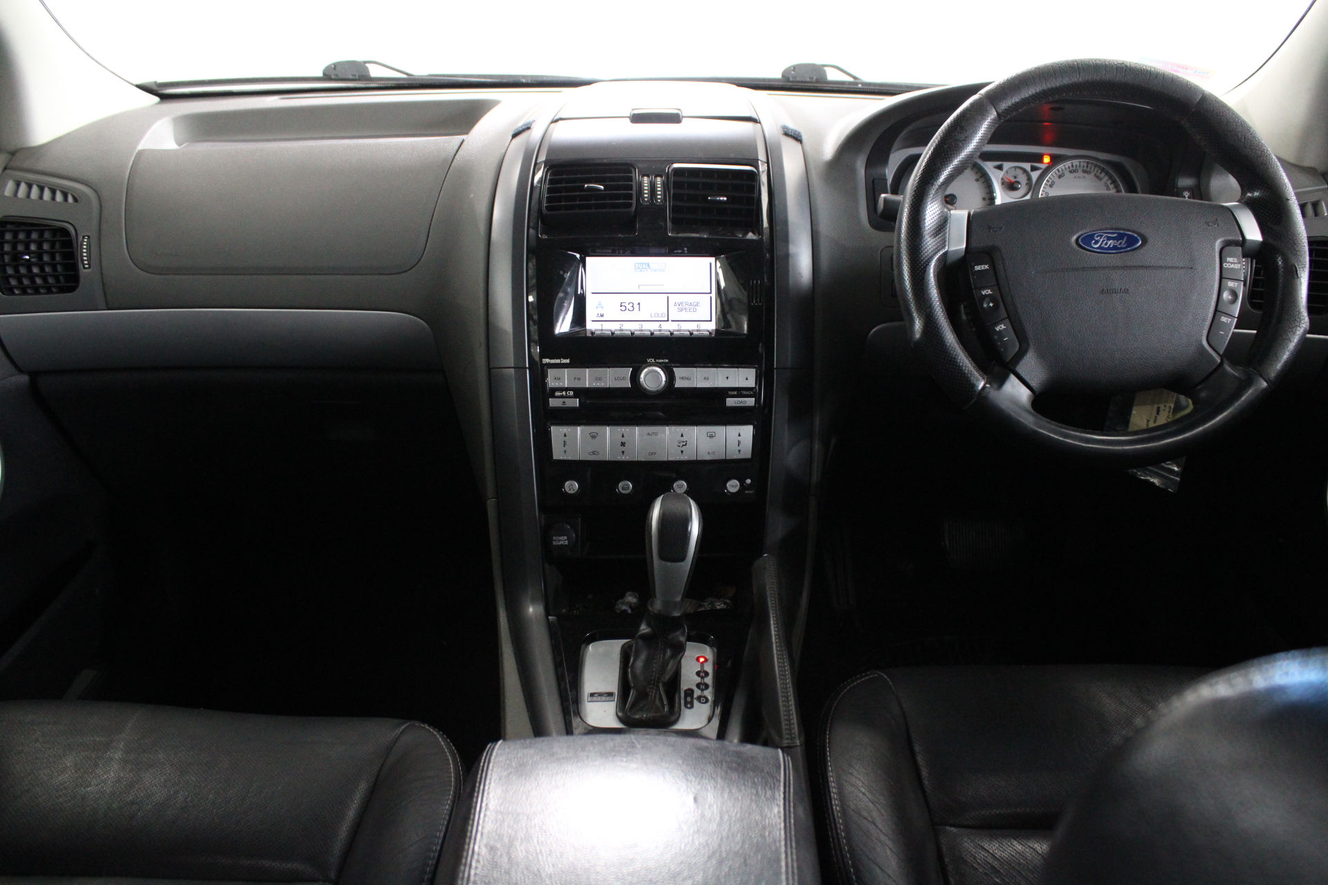 Duchesse De Paris Brut Blanc De Blancs NV (6x 750mL), France.