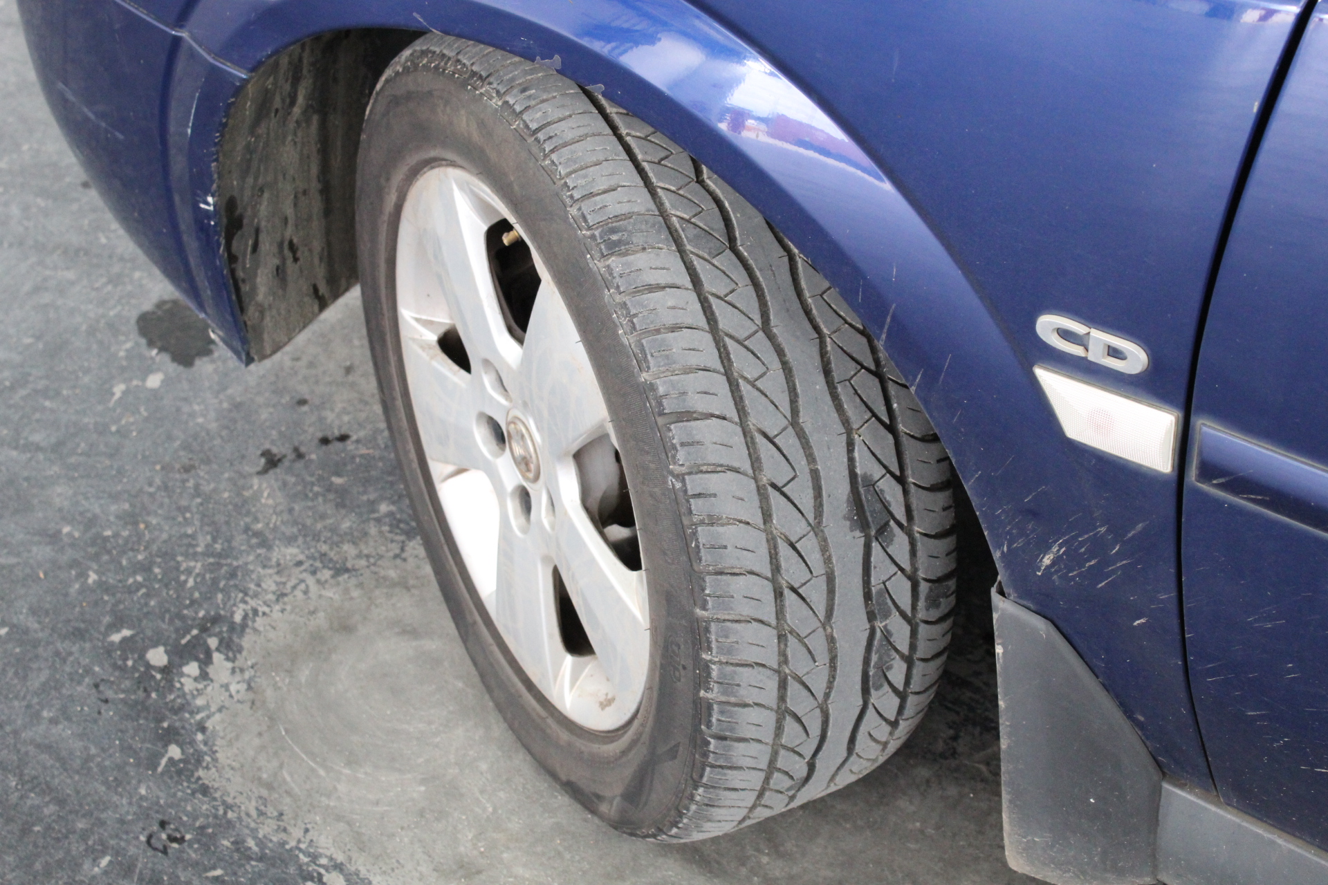 <p>Kubota L2900 Tractor</p>