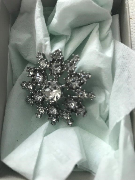 <b>Eight Stones Kunzite Cushion - E/C 44.38ct</b><p>