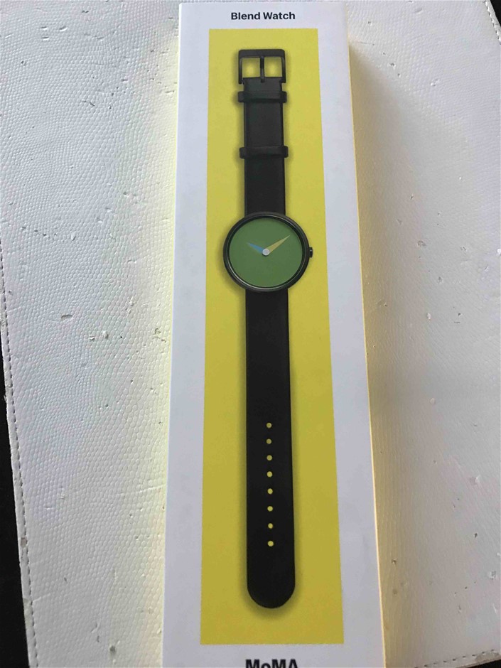 Classic Rhodium Plated Filigree Heart Locket