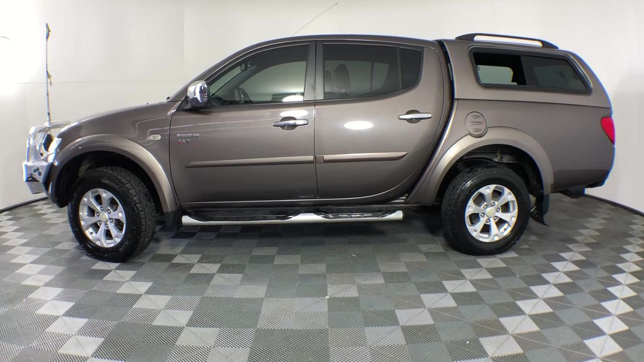 Sony Mixed Brand and Model Controllers (Lot of 20)