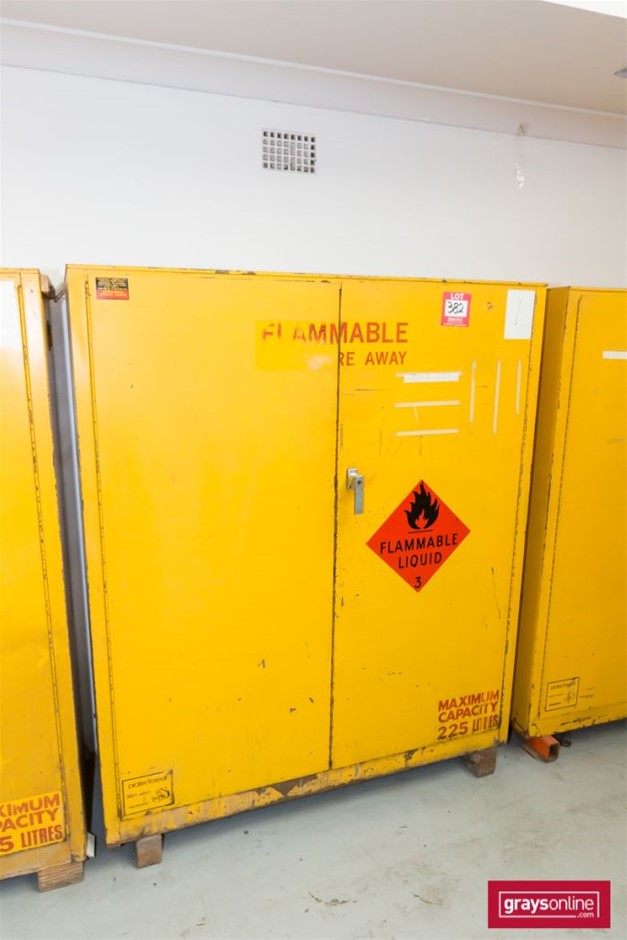 BIJ'OR - Genuine Black Freshwater Pearl  & Simulated Diamond Stud Earrings