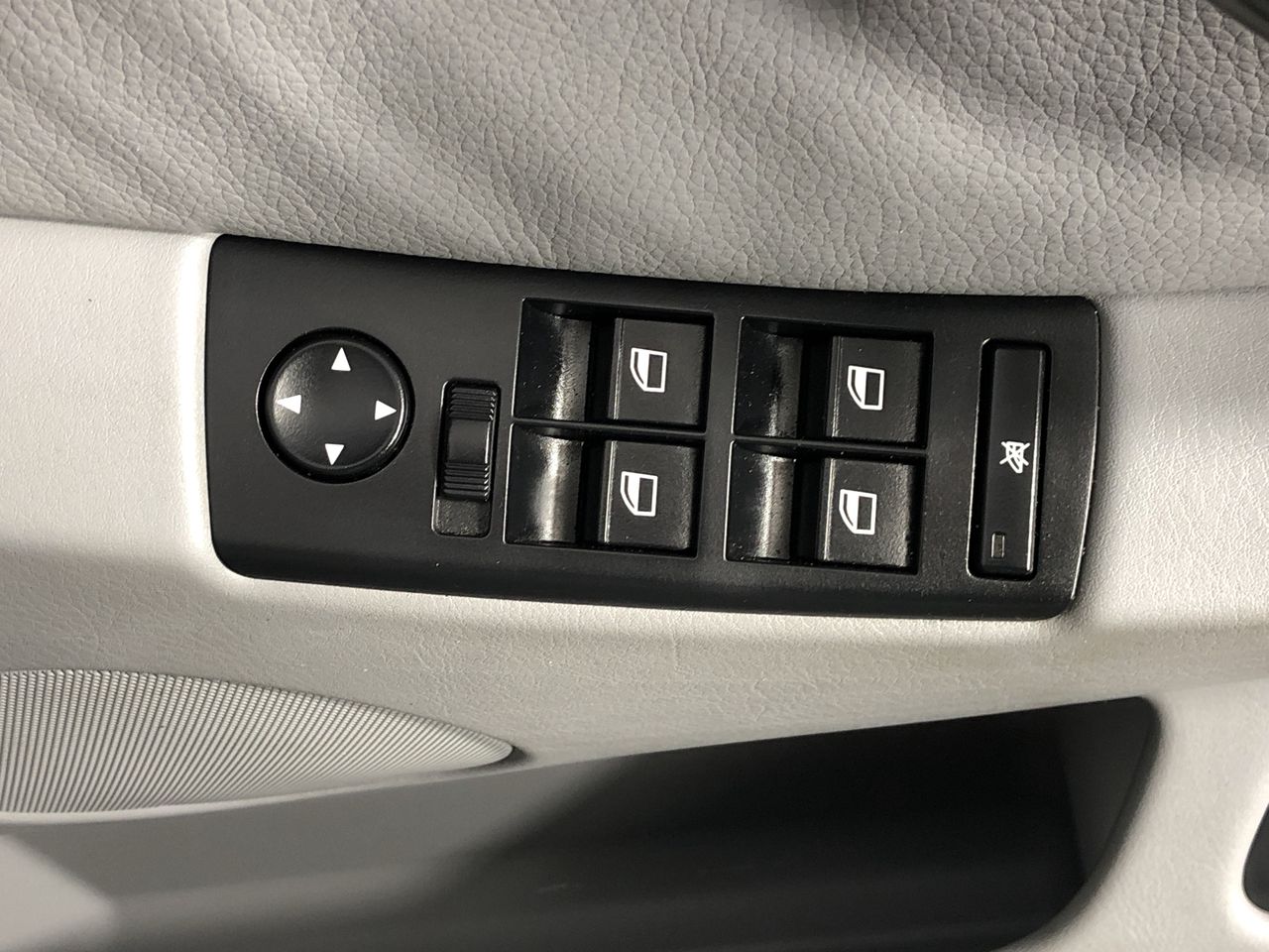 BIJ'OR - Stunning Simulated Diamond & Pearl Drop Earrings, RRP $59