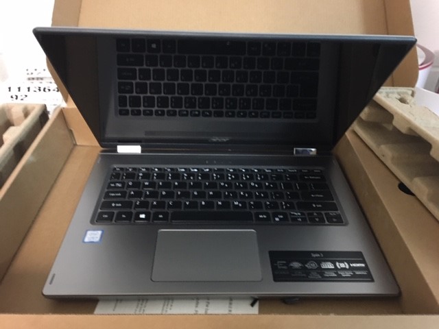 BIJ'OR - Designer Genuine White Pearl Floral Necklace in Gold RRP $59