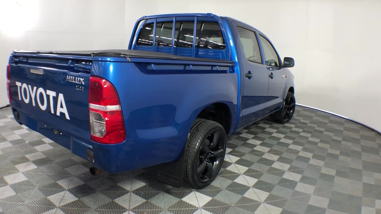 BIJ'OR - Grey Pearl Twirl Simulated Diamond Necklace in Gold RRP $59