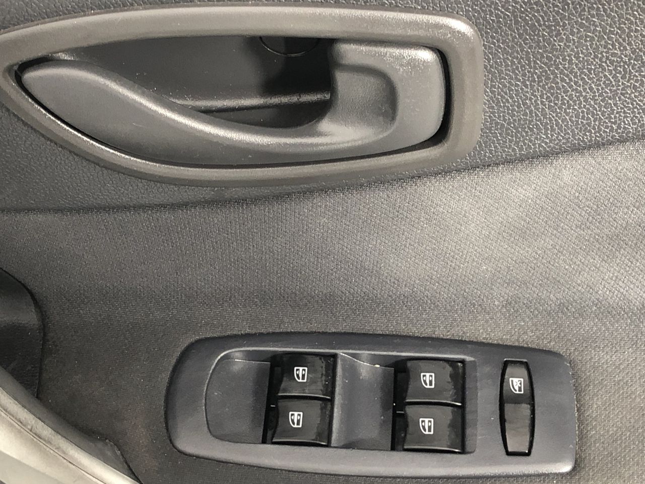 Vial full of Gold Leaf/Flake x 3