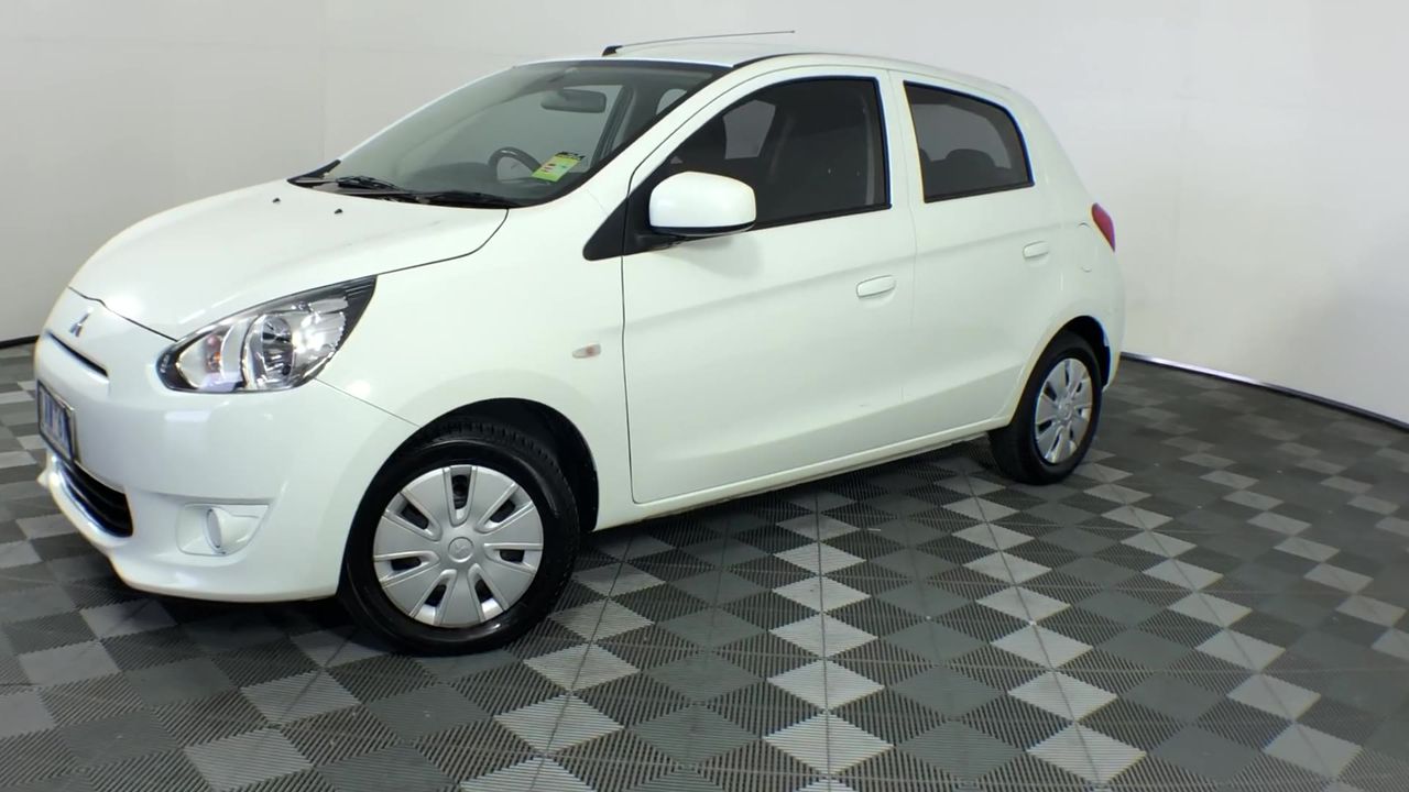 0.08 Carat White 4 round diamonds