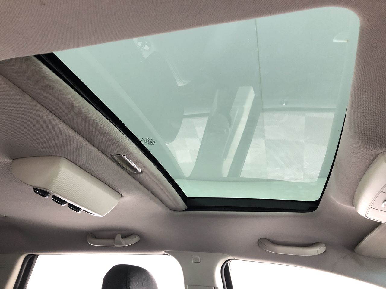 Australia: 2012 Two Dollars QEII Remembrance $2