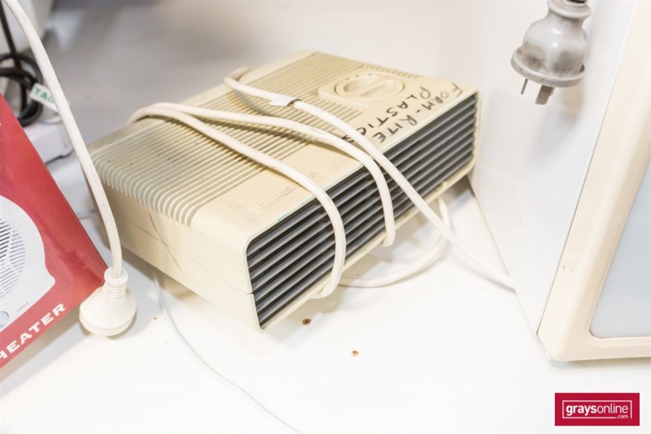 Casella Limited Release Cleanskin Cabernet Sauvignon 2013 (12x 750mL) SA