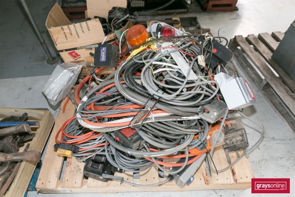 Lincold Electric 6 Pack Inverter Rack