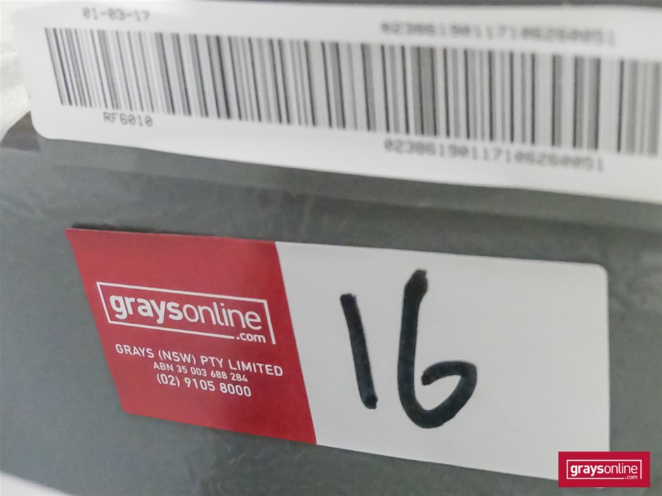 17.15 Carats White Color-Play Opal