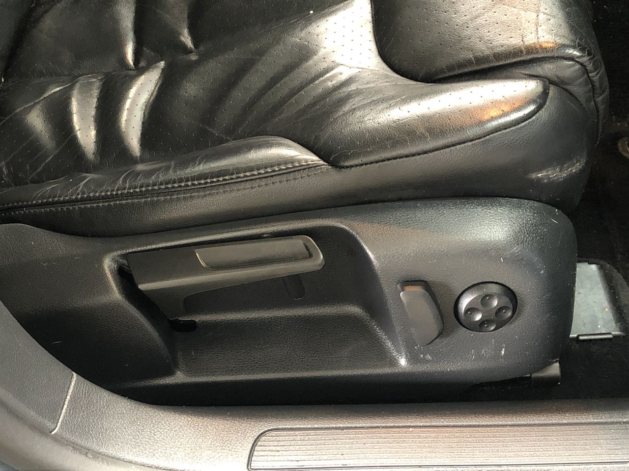 Elephant in the Room Chardonnay  (6x 750mL). (252626-1266)