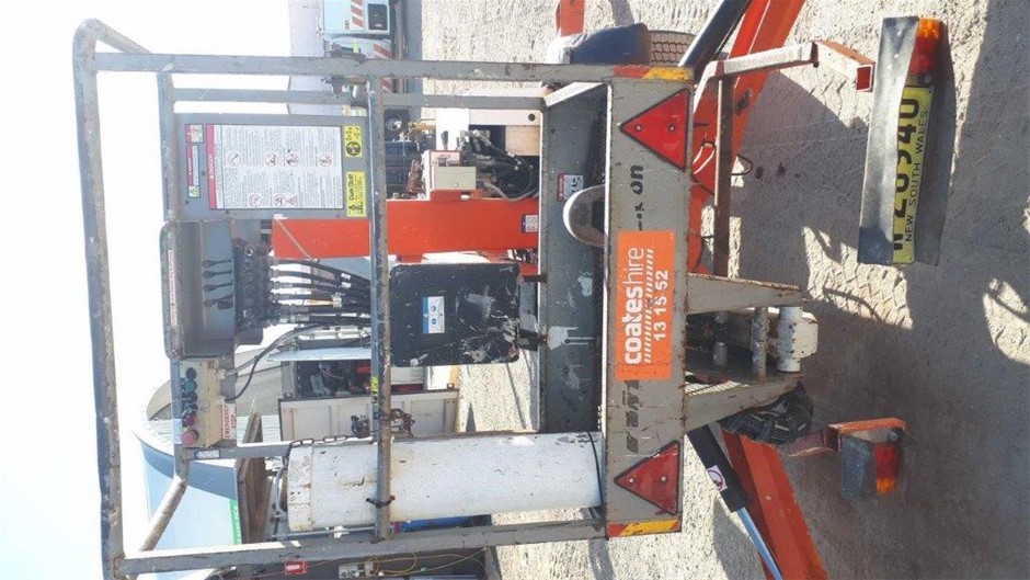 SIGNATURE Men's Jeans, Size 36x30, Dark Blue.  Buyers Note - Discount Freig