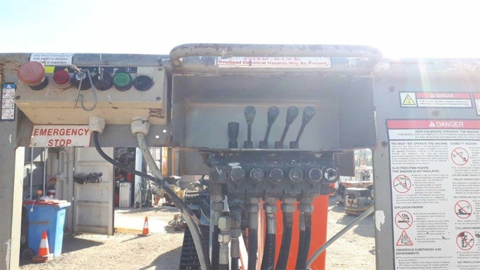 ADIDAS Men's TR-ES Woven Shorts, Size AU L 7", HaloSilver/Black, JX2716.  B