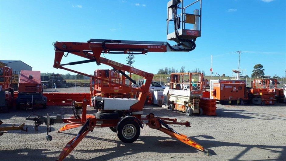 SIGNATURE Unisex Shearling Tasman Slippers, Size US m7/w8, Black.  Buyers N