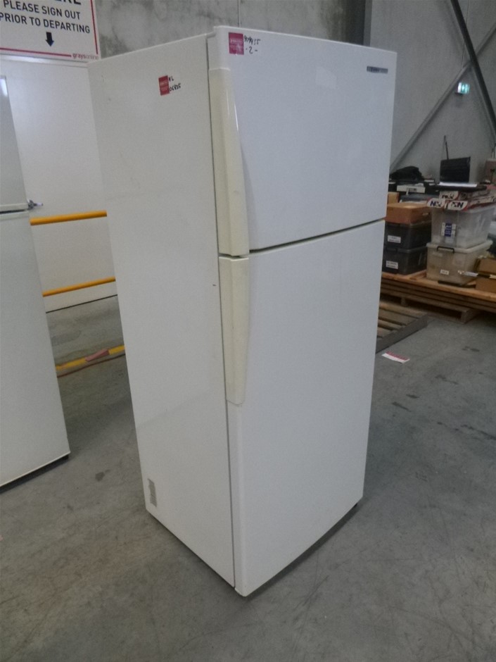 18carat white gold diamond ring cushion cut peridot retail val:  $15,867