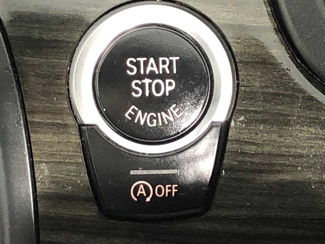 2022 Queen Elizabeth Platinum Jubilee Gold plated Medallion