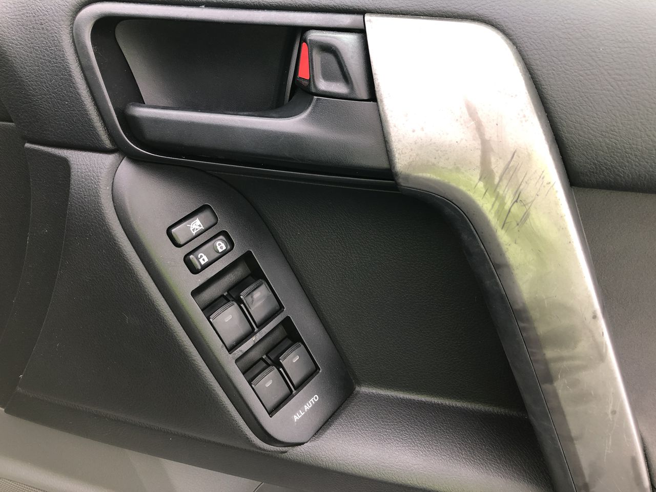 ROBOROCK Q10V+ Robotic Vacuum Cleaner, White, Q10VP02-03. NB: Minor use.